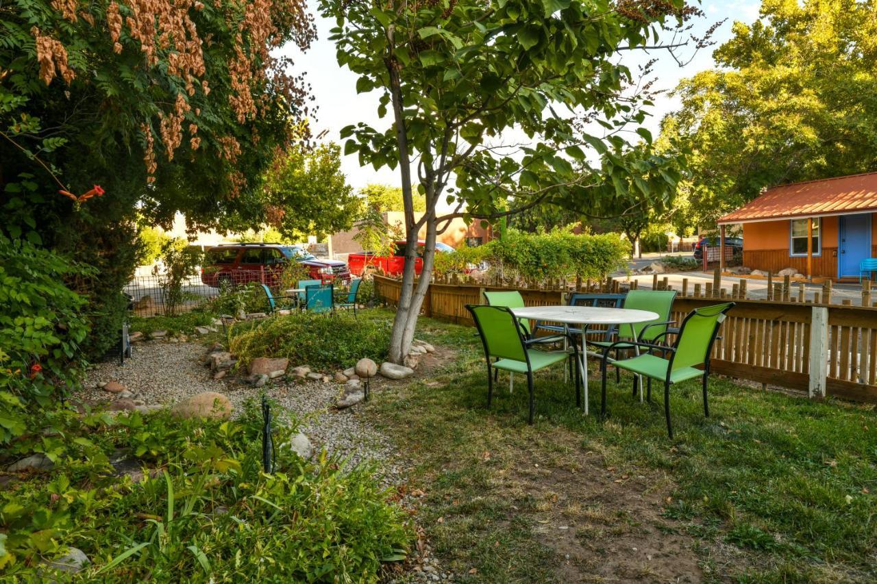 Lodge 5 - Downtown Location. Studio With Shared Hot Tub. Minutes To Arches N.P. Moab Exterior photo