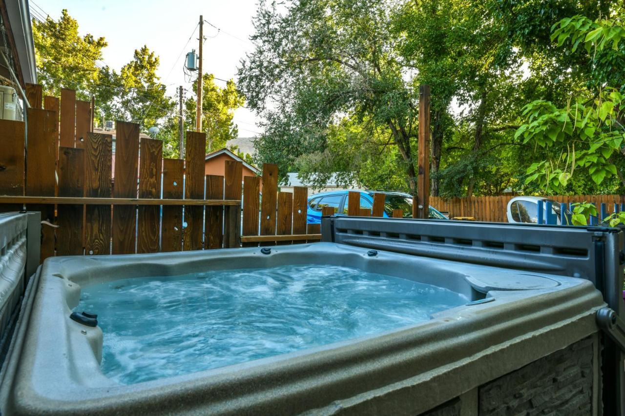 Lodge 5 - Downtown Location. Studio With Shared Hot Tub. Minutes To Arches N.P. Moab Exterior photo