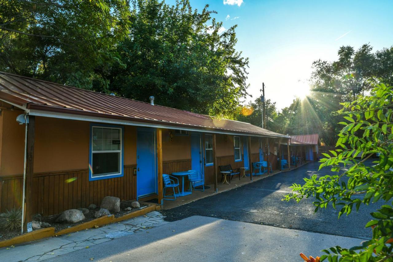 Lodge 5 - Downtown Location. Studio With Shared Hot Tub. Minutes To Arches N.P. Moab Exterior photo
